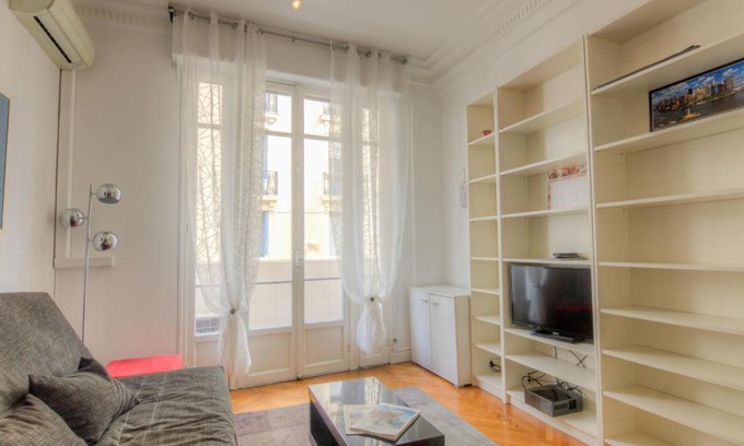 Musicians Quarter Apartment | Studio Palais Clémenceau by Interhome