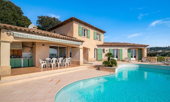 Cavalaire-sur-Mer House | Stunning home in Cavalaire Sur Mer