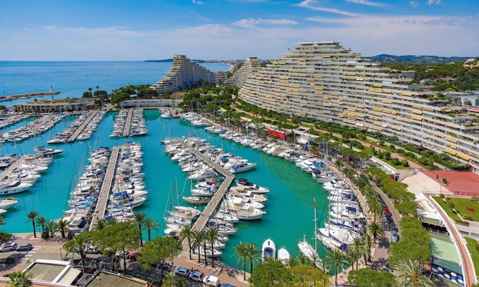 Villeneuve Loubet Beach Apartment | Unusual marina, luxury Côte d'Azur tourist complex, panoramic sea view