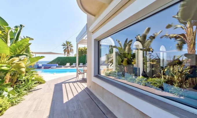 Vallauris Apartment | Villa les Horizons - Studio Apartment, Sleeps 15