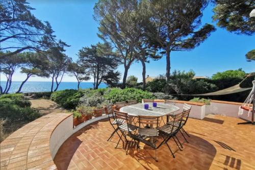 Saint-Aygulf Apartment | Villa With Garden Terrace And A View On The Sea
