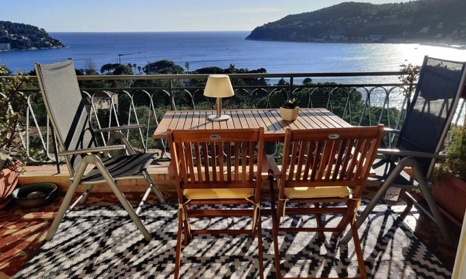 Villefranche-sur-Mer Apartment | Vintage flat on Villefranche bay Free car-park