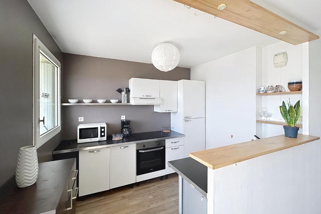Ile de Nantes Palais des Congres Apartment | Agréable T2, Île de Nantes, 4 personnes, balcon sud-ouest, proche centre-tram