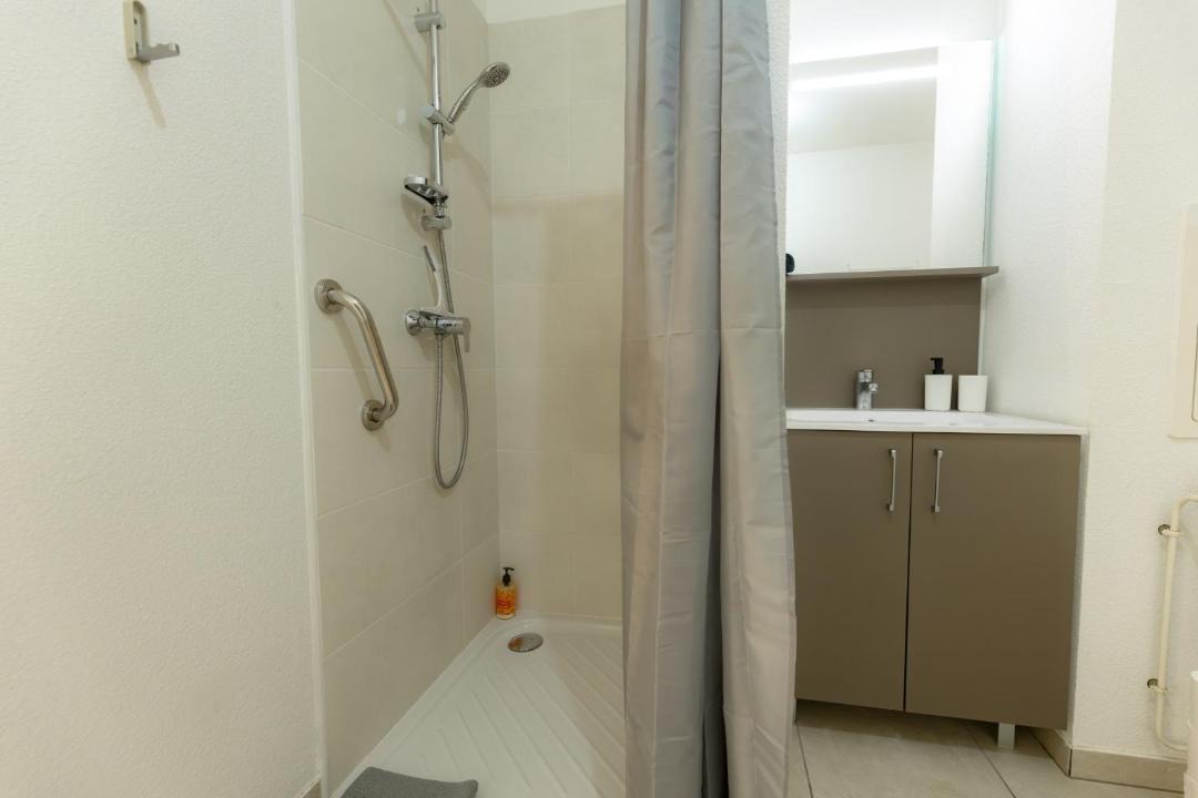 Saintes Apartment | SWEET HOMES - Appart Vintage - Centre - Parking Sécurisé privé - Accessible PMR