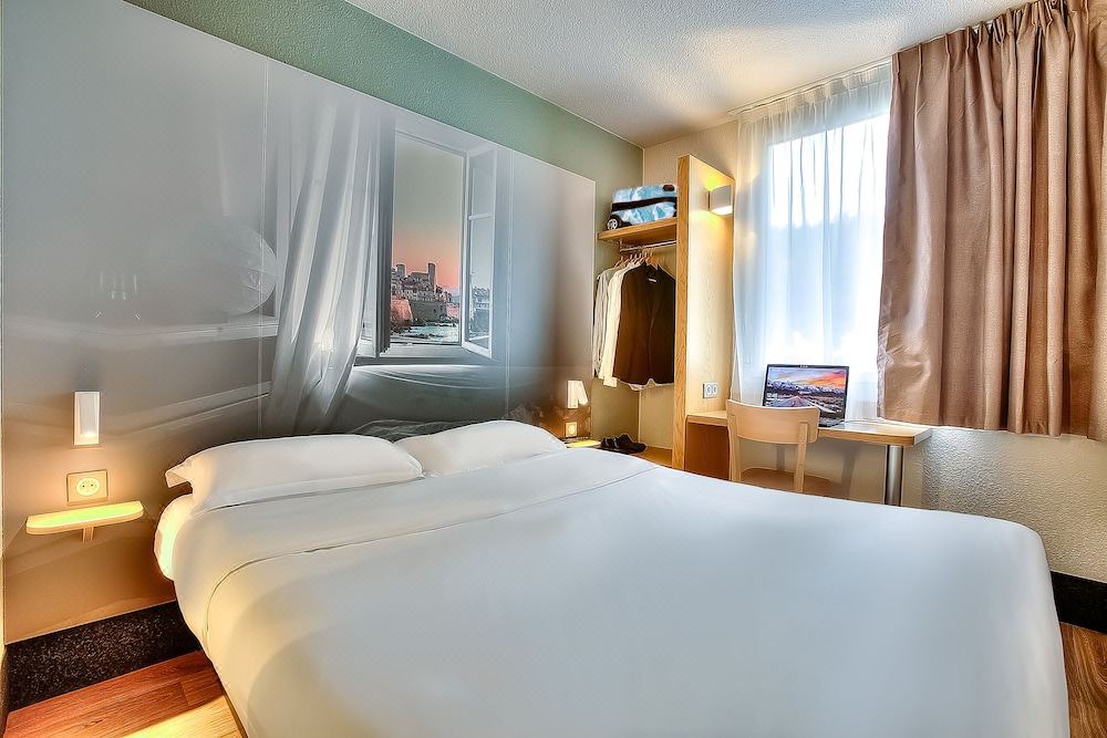 Photo of Bedroom in Biot