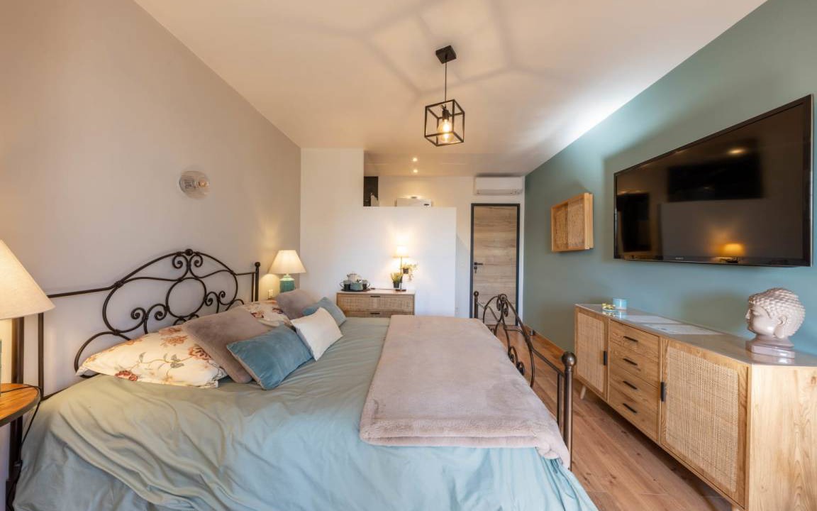 Photo of Bedroom in Saint-Roman