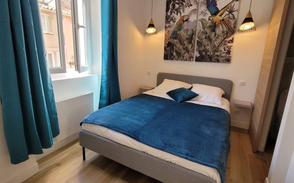 Photo of Bedroom in Antibes City Centre