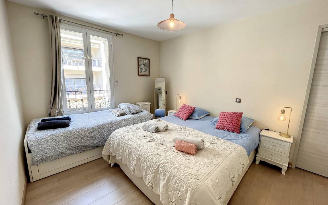 Photo of Bedroom in Prado - Republique
