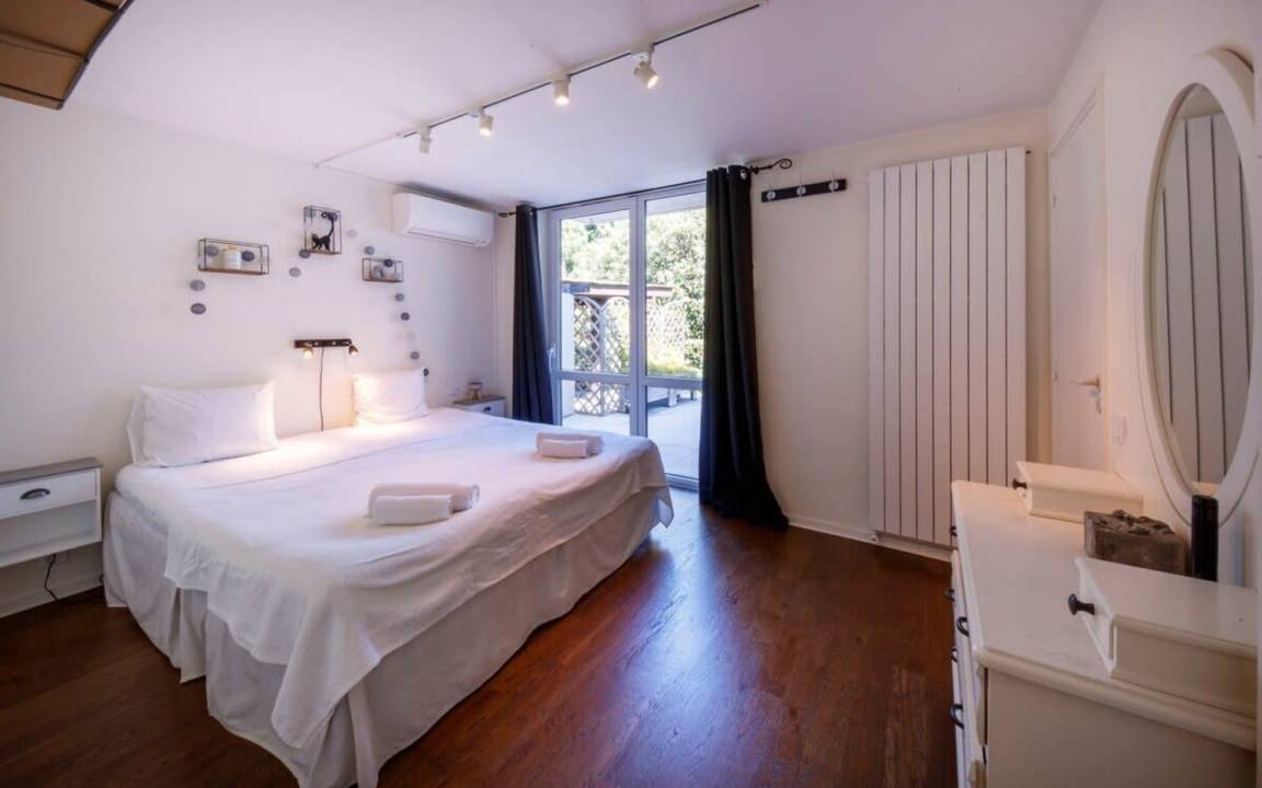 Photo of Bedroom in Biot