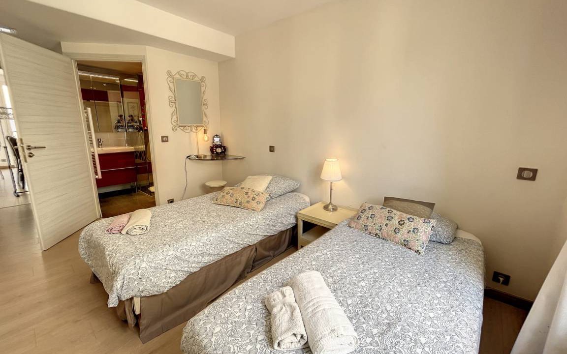 Photo of Bedroom in Prado - Republique
