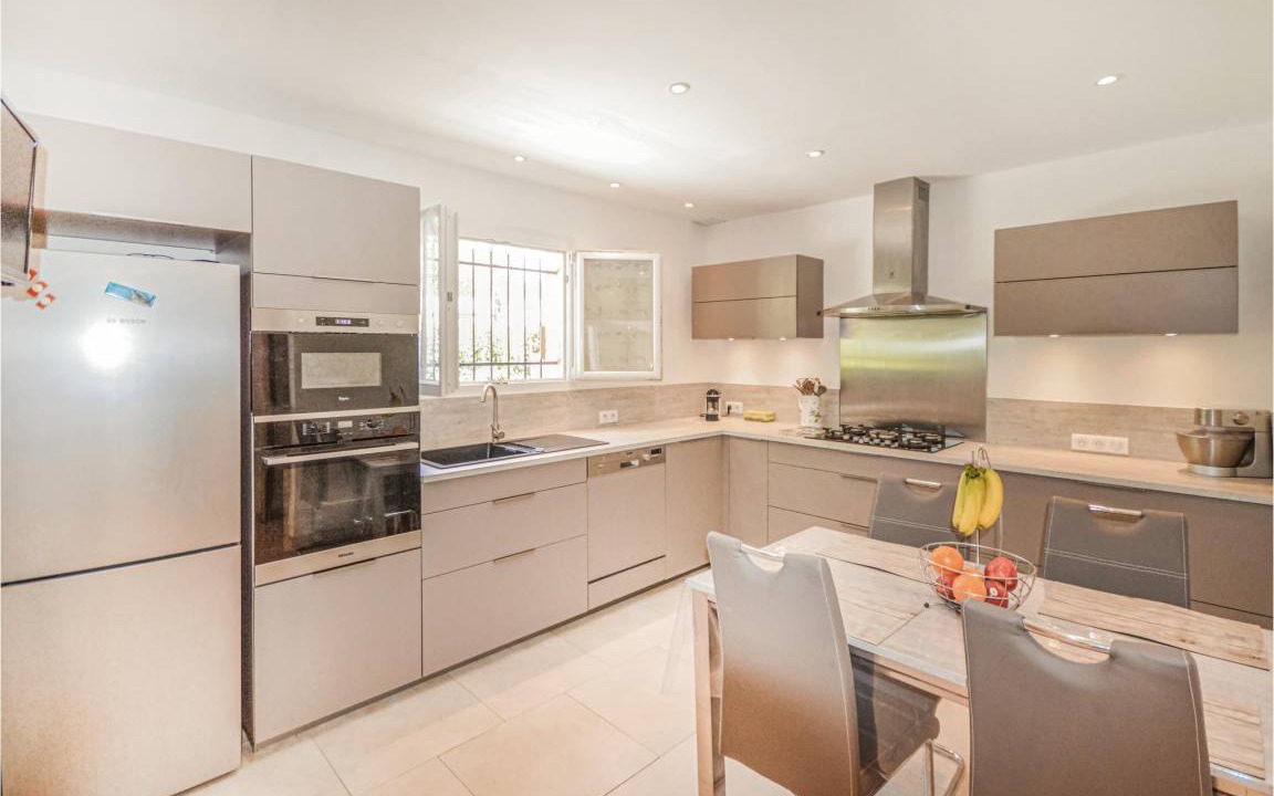 Photo of Kitchen in Saint-Cezaire-sur-Siagne