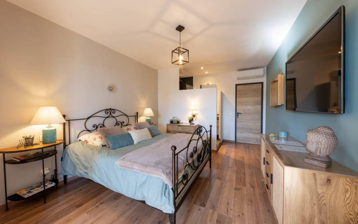Photo of Bedroom in Saint-Roman