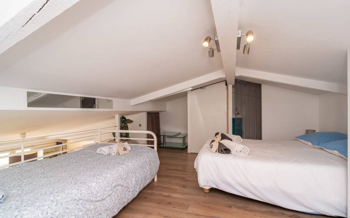Photo of Bedroom in Prado - Republique