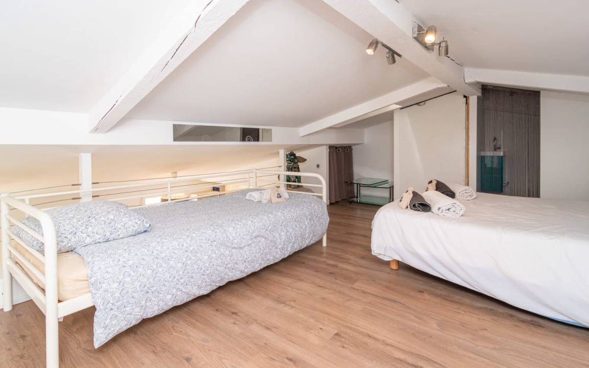 Photo of Bedroom in Prado - Republique