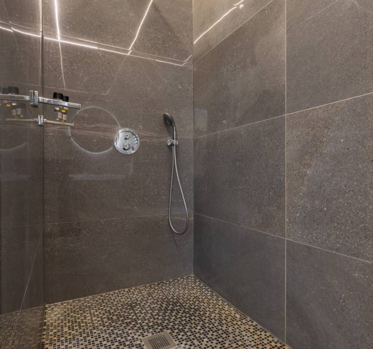 Photo of Bathroom in Carre d'Or