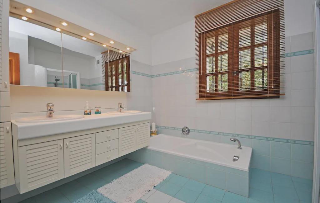 Photo of Bathroom in Roquefort-les-Pins
