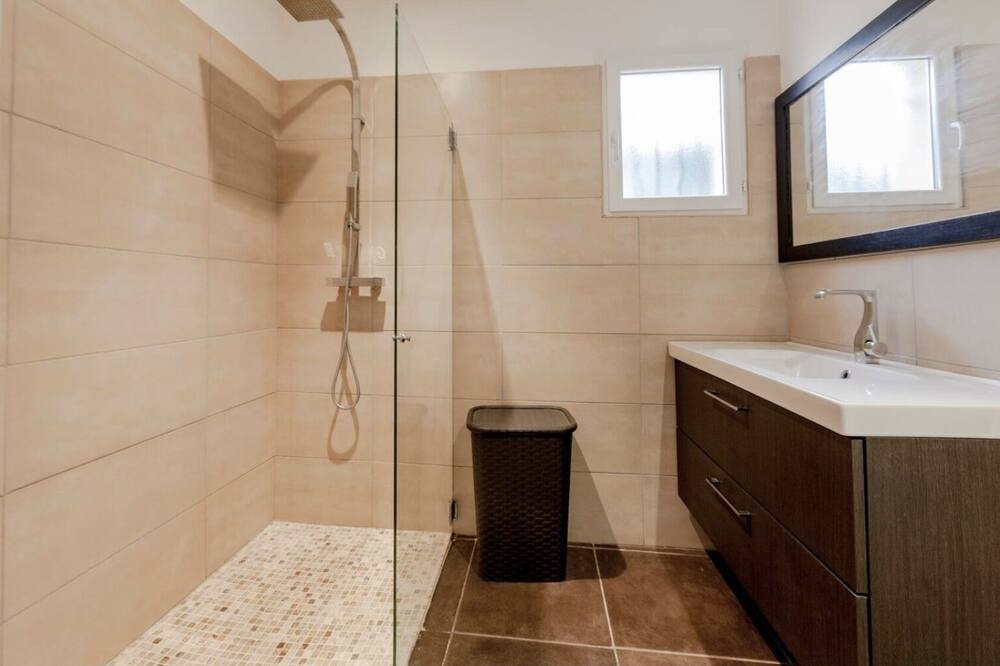 Photo of Bathroom in Cogolin