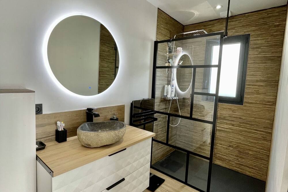 Photo of Bathroom in Saubrigues