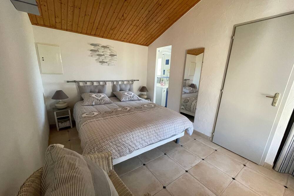 Photo of Bedroom in Bouin
