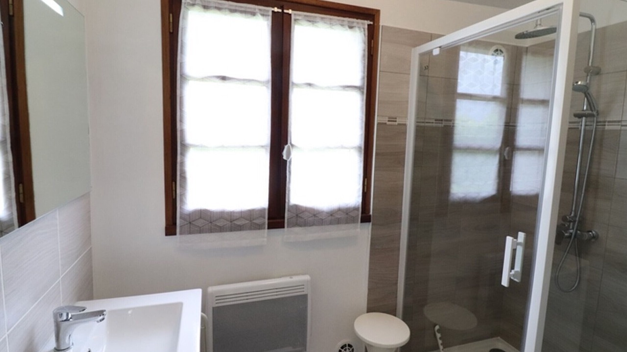 Photo of Bathroom in Sainte-Eulalie