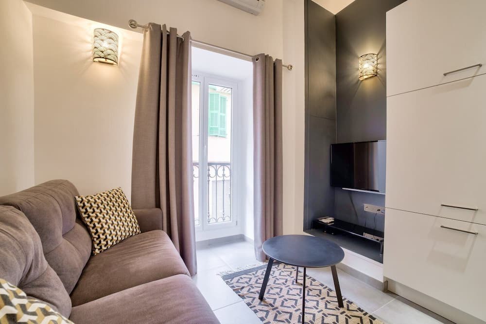 Photo of Livingroom in Lepante Quarter