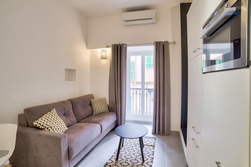 Photo of Livingroom in Lepante Quarter