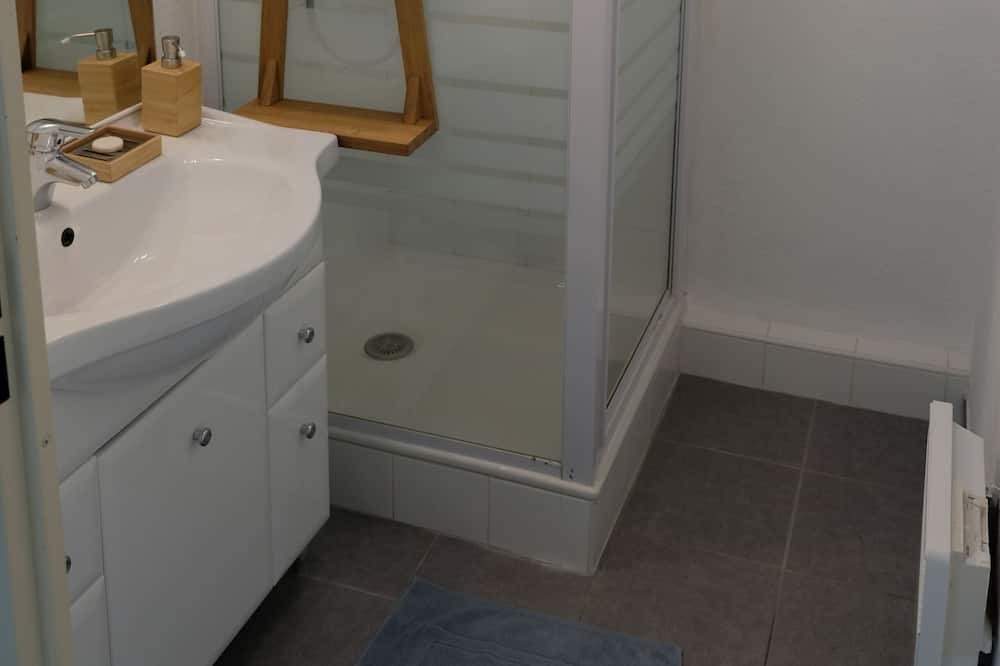 Photo of Bathroom in Lahonce