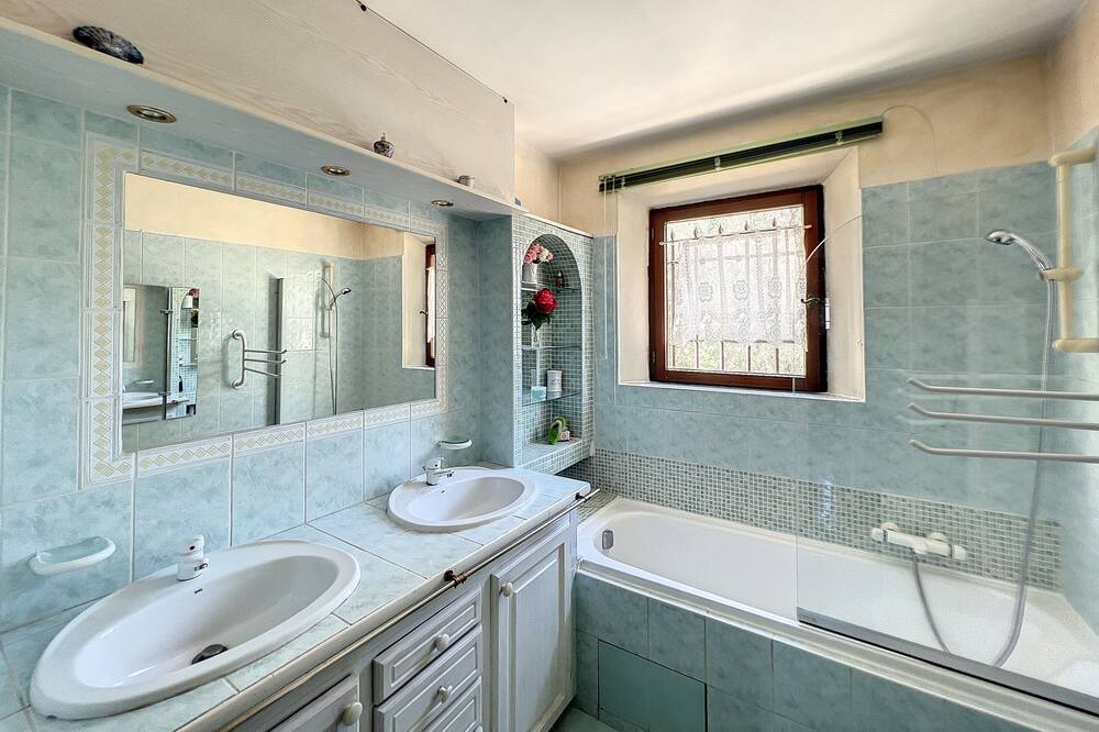 Photo of Bathroom in Le Tignet