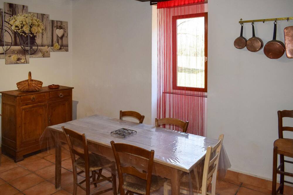 Photo of Bedroom in Asson