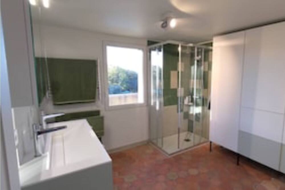 Photo of Bathroom in Valbonne