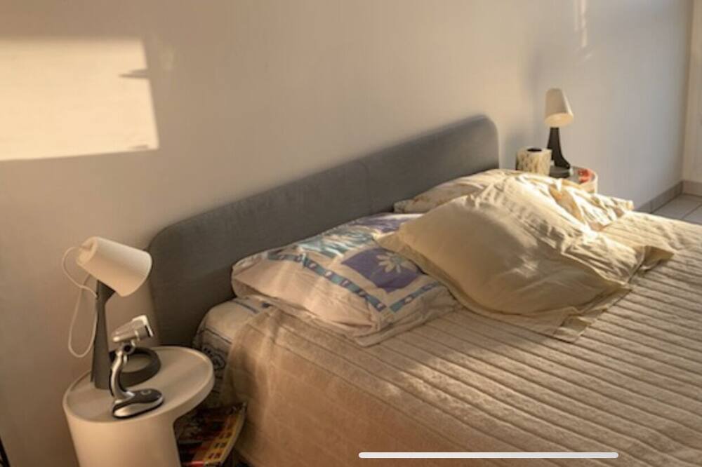 Photo of Bedroom in 6th Arrondissement