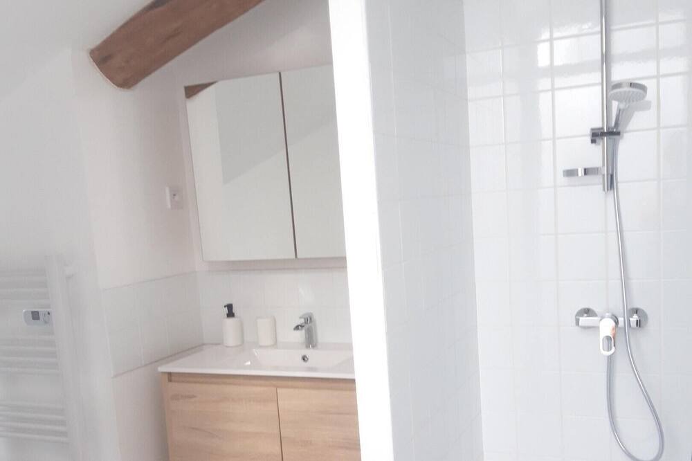 Photo of Bathroom in Saubrigues