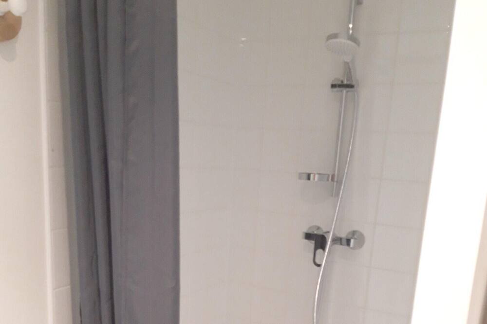Photo of Bathroom in Saubrigues