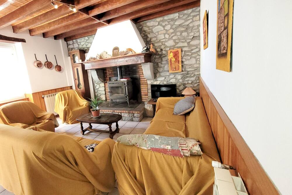 Photo of Livingroom in Saubrigues