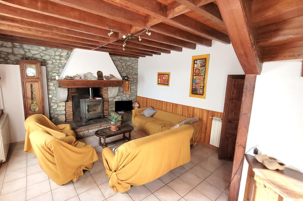 Photo of Livingroom in Saubrigues