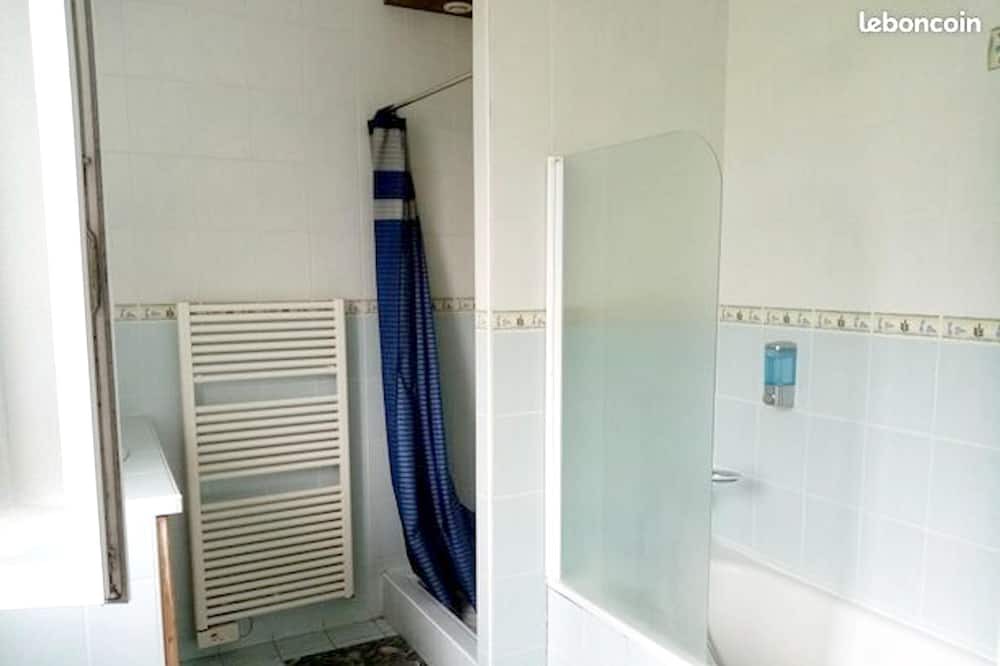 Photo of Bathroom in Saint-Jean-de-Marsacq