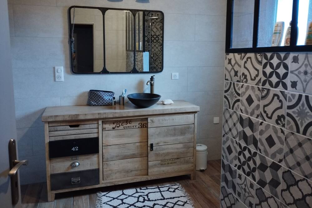 Photo of Bathroom in Saint-Jean-de-Marsacq