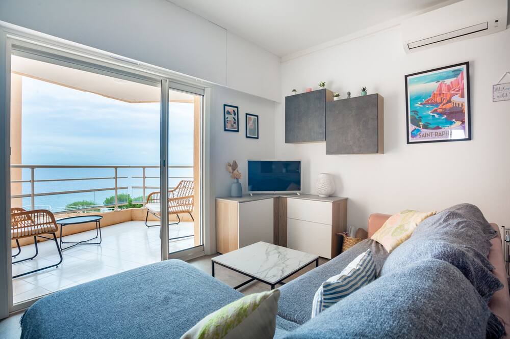 Photo of Livingroom in Le Trayas