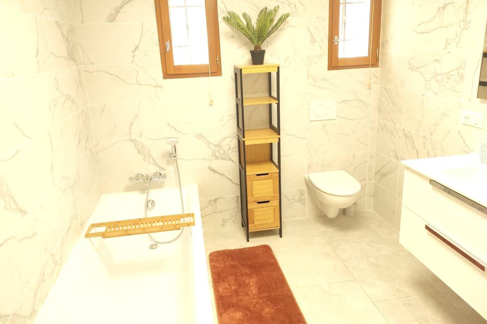 Photo of Bathroom in Escragnolles