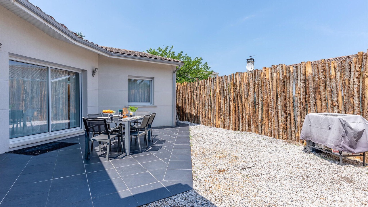Photo of Patio Balcony in Lestonat - Monsejour
