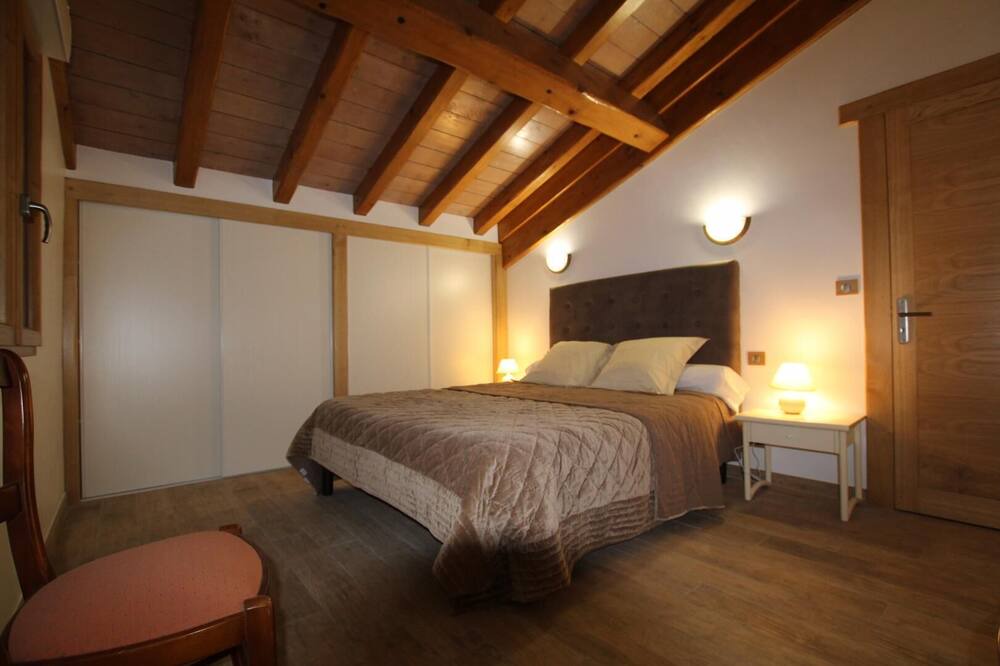 Photo of Bedroom in Helette