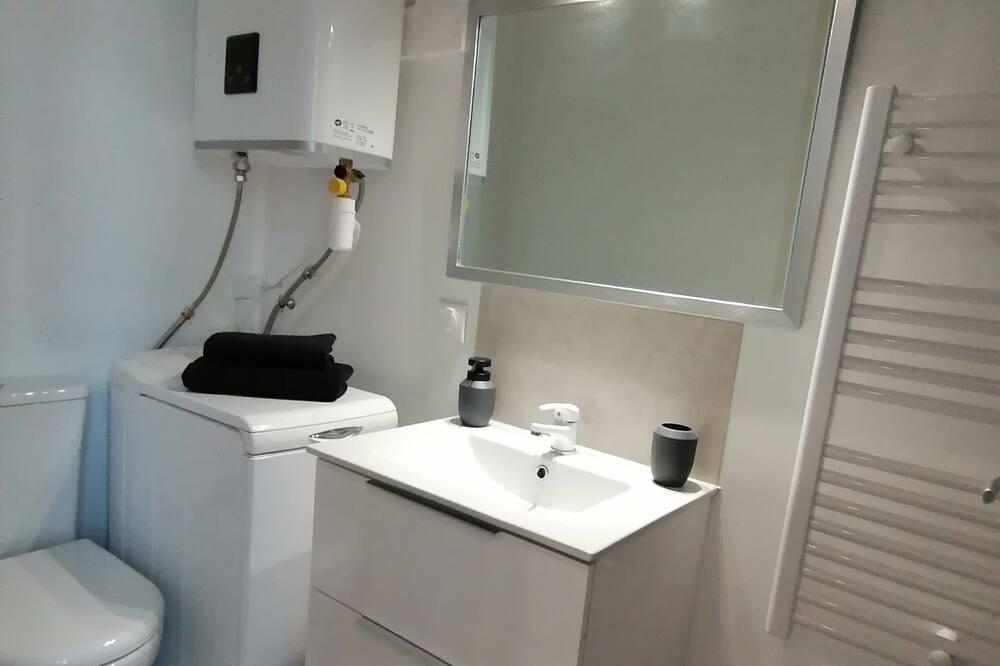Photo of Bathroom in Tonneins