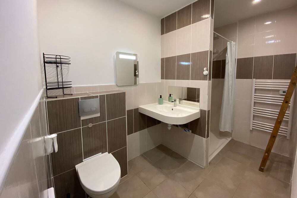 Photo of Bathroom in Saubrigues