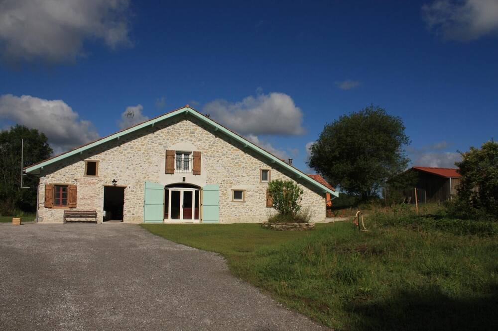 Photo of Outdoor in Pey