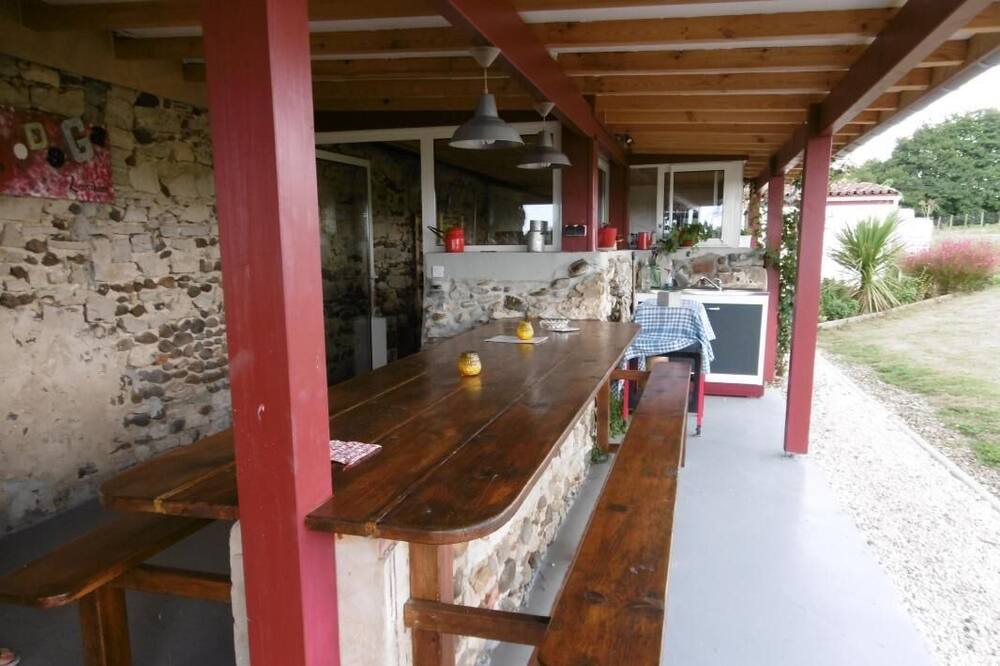 Photo of Outdoor in Pey