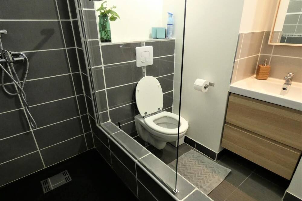 Photo of Bathroom in Pey