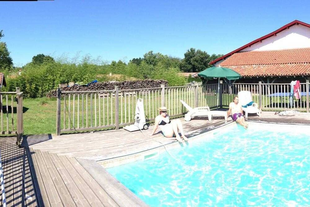 Photo of Outdoor in Pey