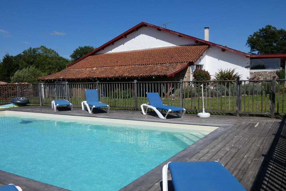 Photo of Outdoor in Pey