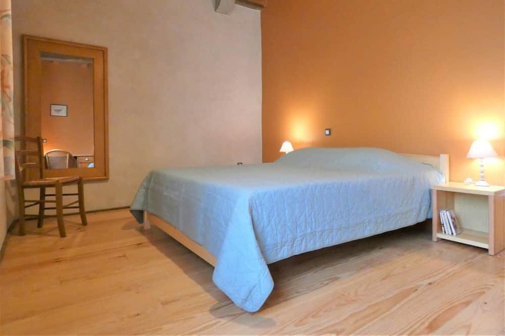 Photo of Bedroom in Pey