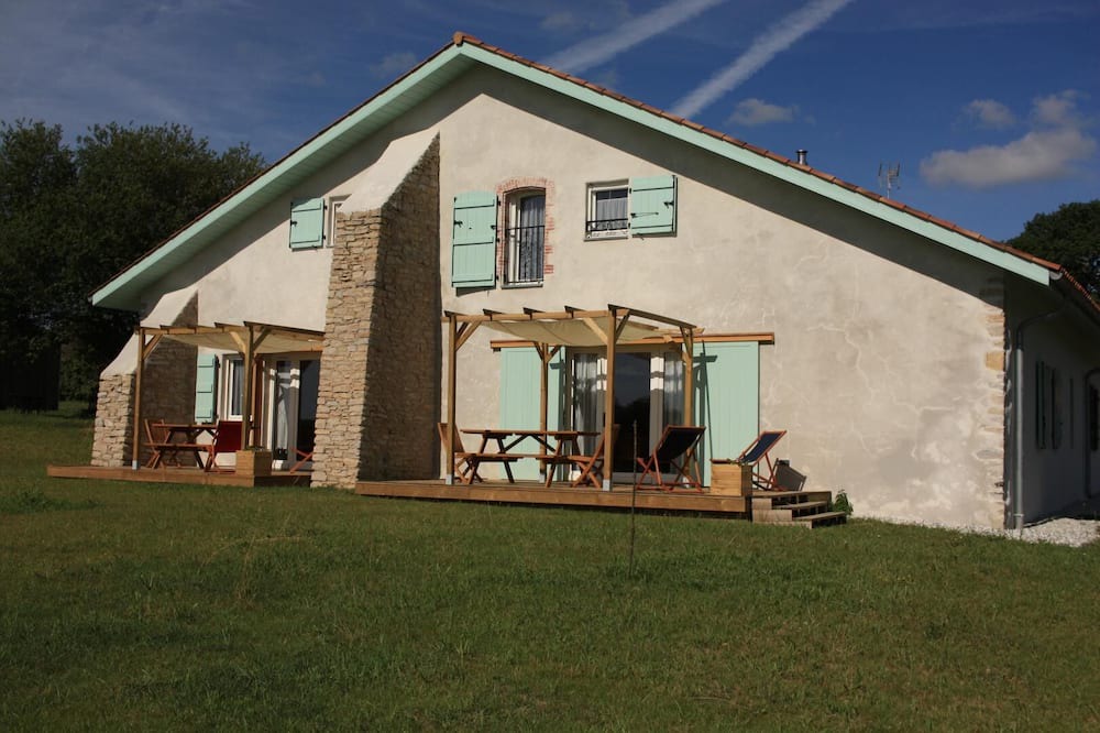 Photo of Outdoor in Pey